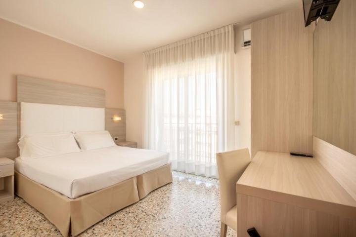 Hotel Atenea Caorle Exterior foto