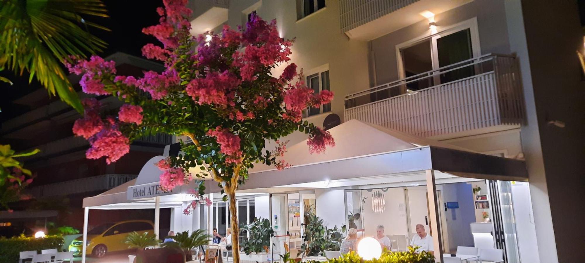 Hotel Atenea Caorle Exterior foto