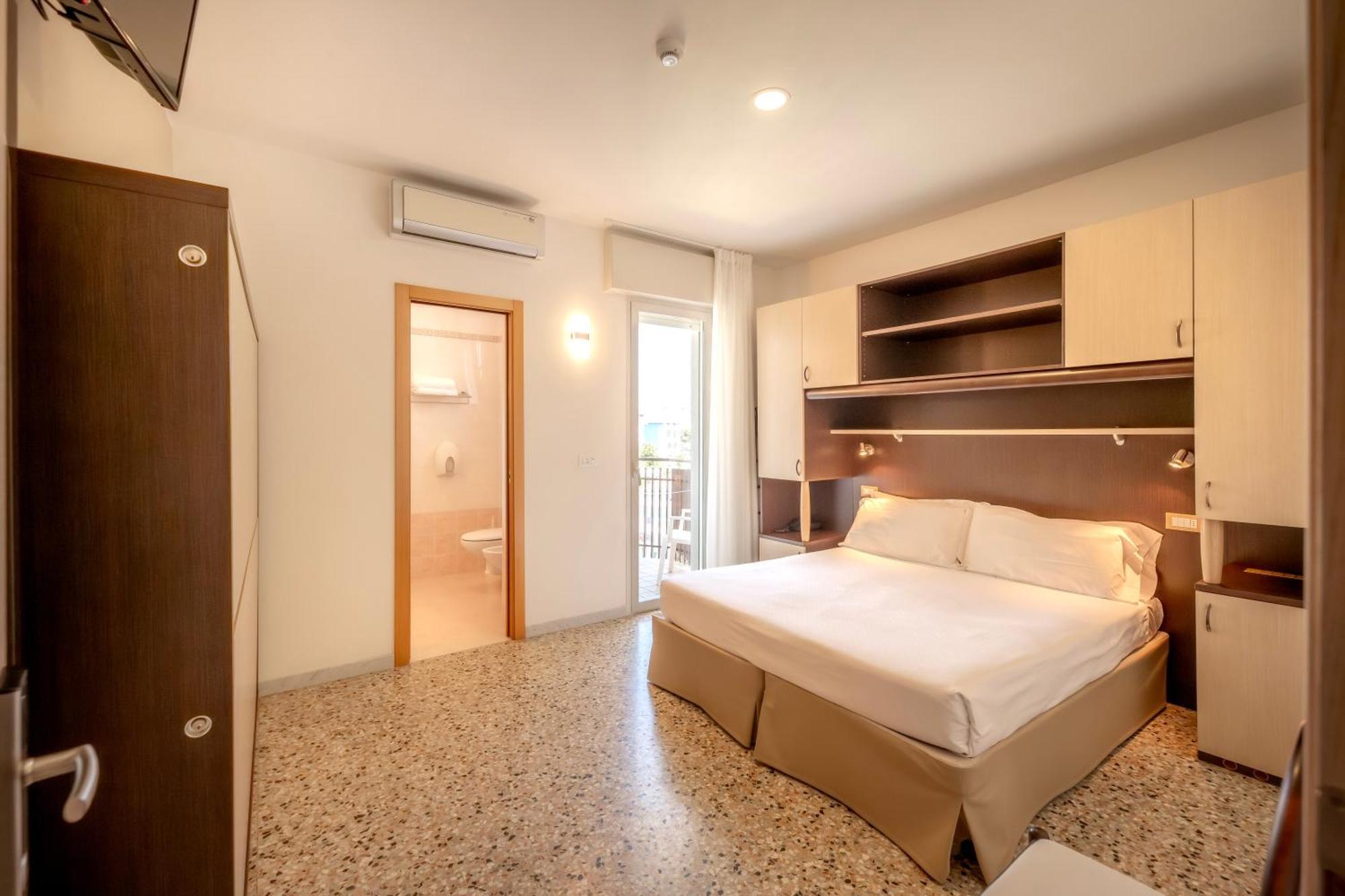 Hotel Atenea Caorle Exterior foto