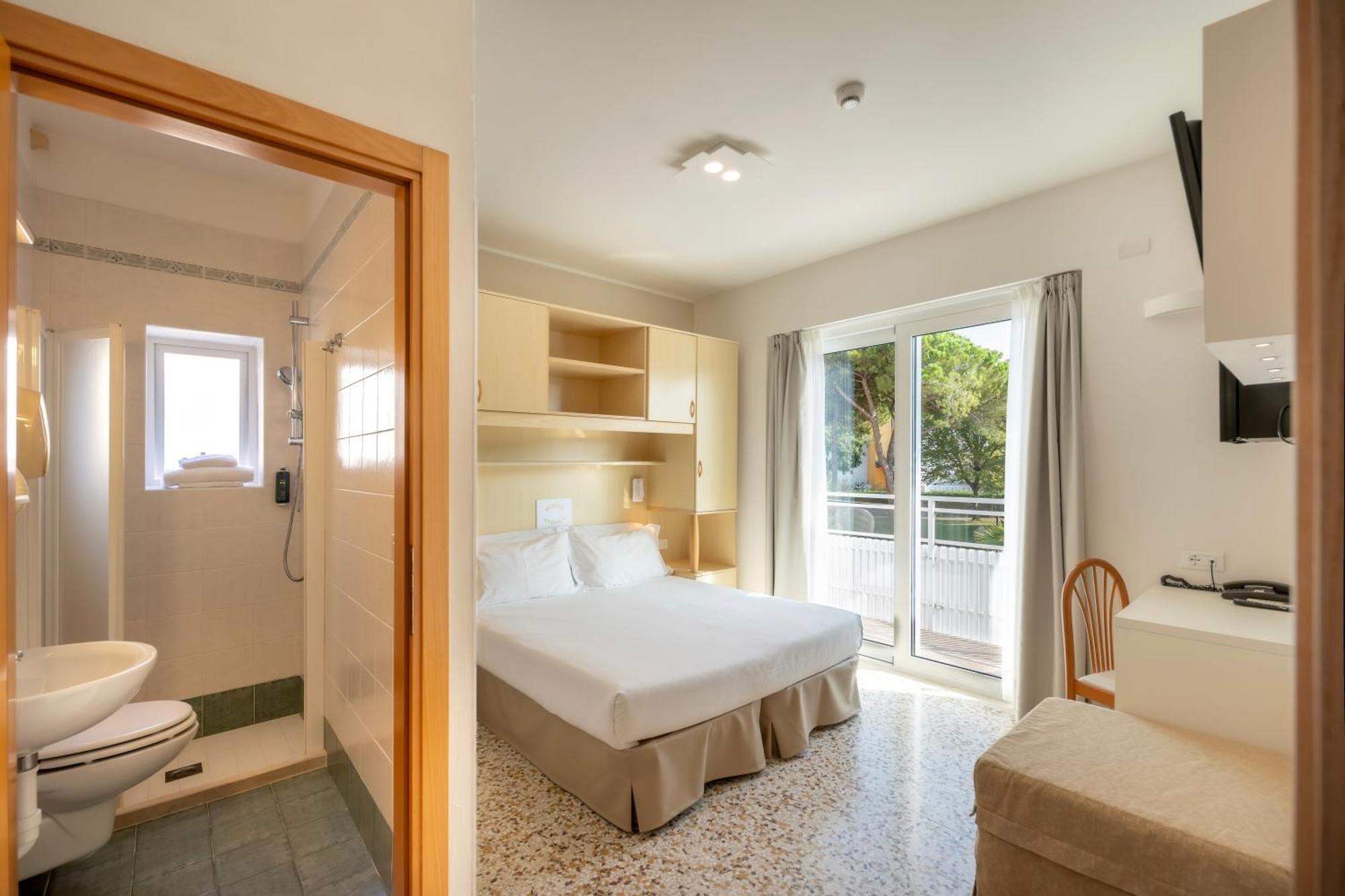 Hotel Atenea Caorle Exterior foto