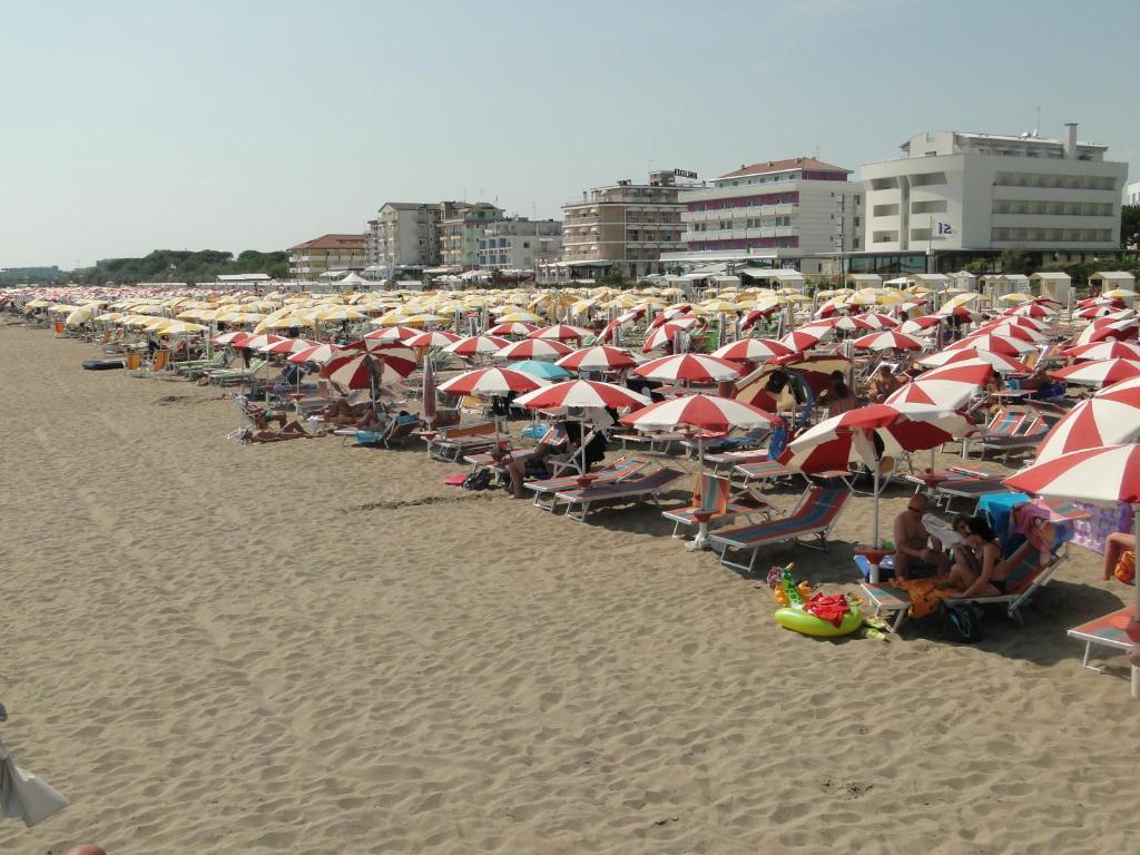Hotel Atenea Caorle Exterior foto