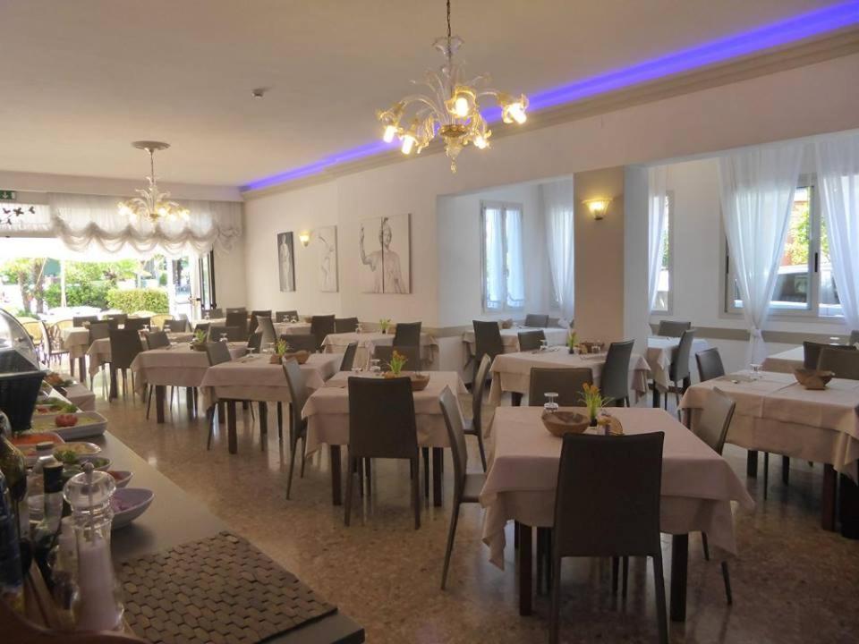 Hotel Atenea Caorle Exterior foto