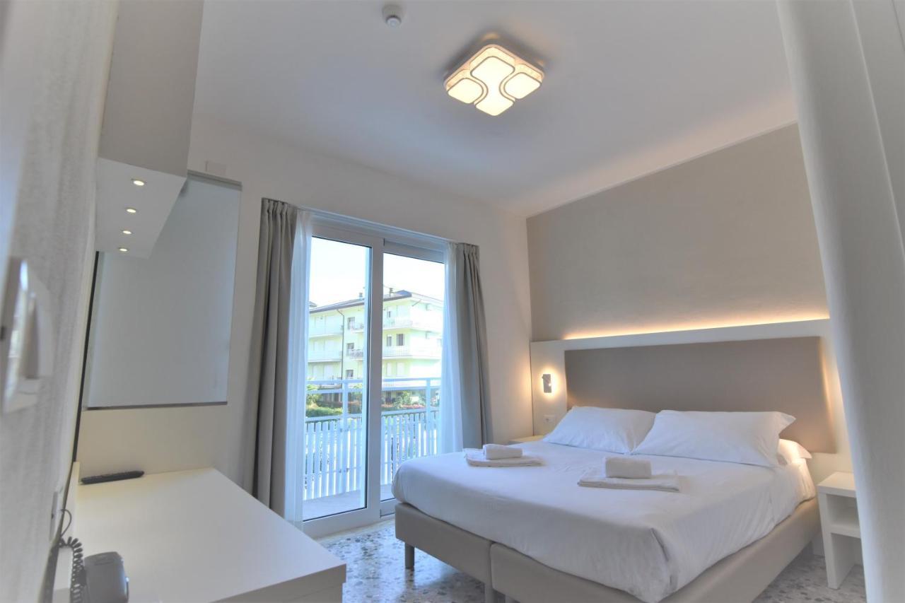 Hotel Atenea Caorle Exterior foto